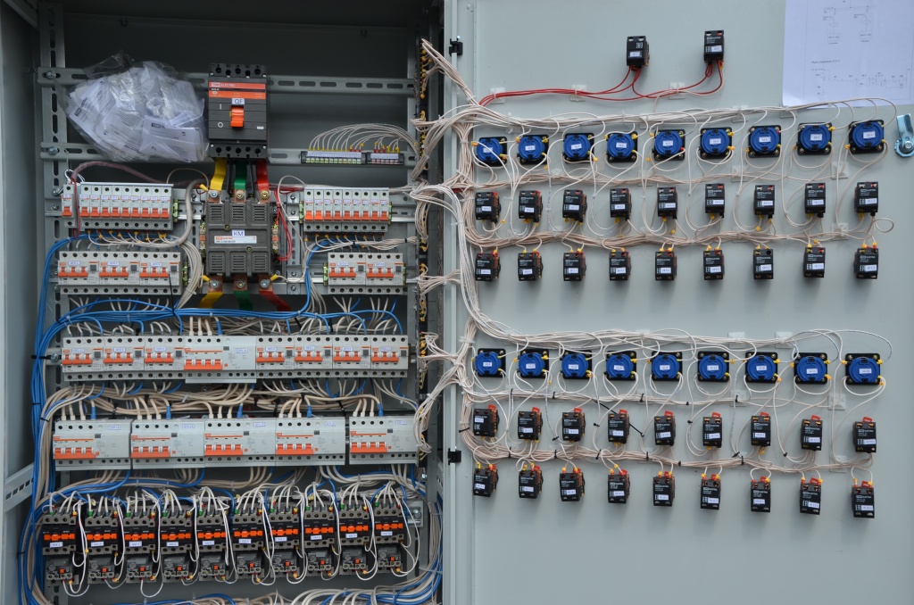 Шкаф управления на элементной базе TDM Electric производство Химтес-Электро фото 7.JPG